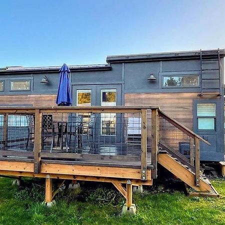 Azalea - Tiny Home Living In Style! Уолдпорт Екстериор снимка